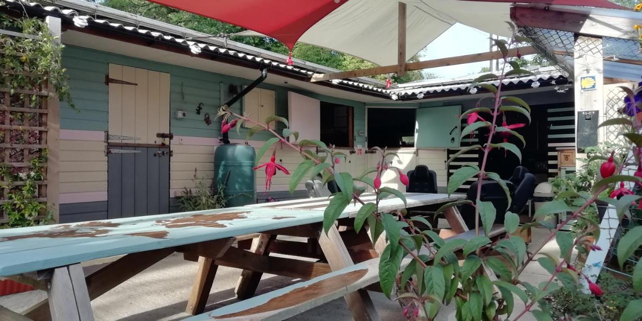 Hostel Eden'S Yard Backpackers St Austell Exterior foto